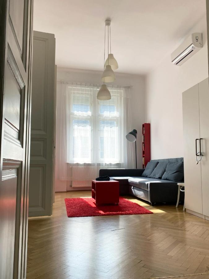 Awesome In The Apartament Budapesta