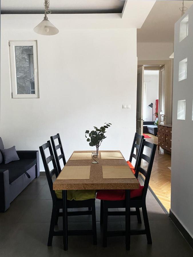 Awesome In The Apartament